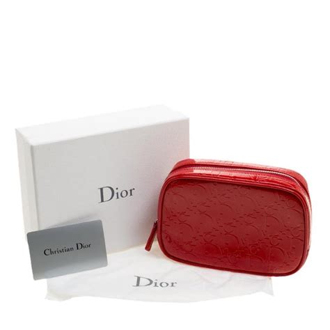 een luxe dior pouch